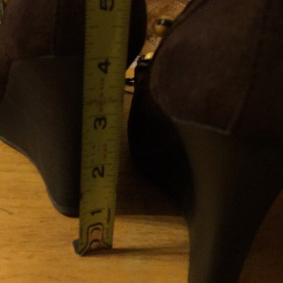 QUPID Brown suede stacked wedge Stacked 4” heels Shoes 9 Beads Closed Round Toe - Picture 7 of 7